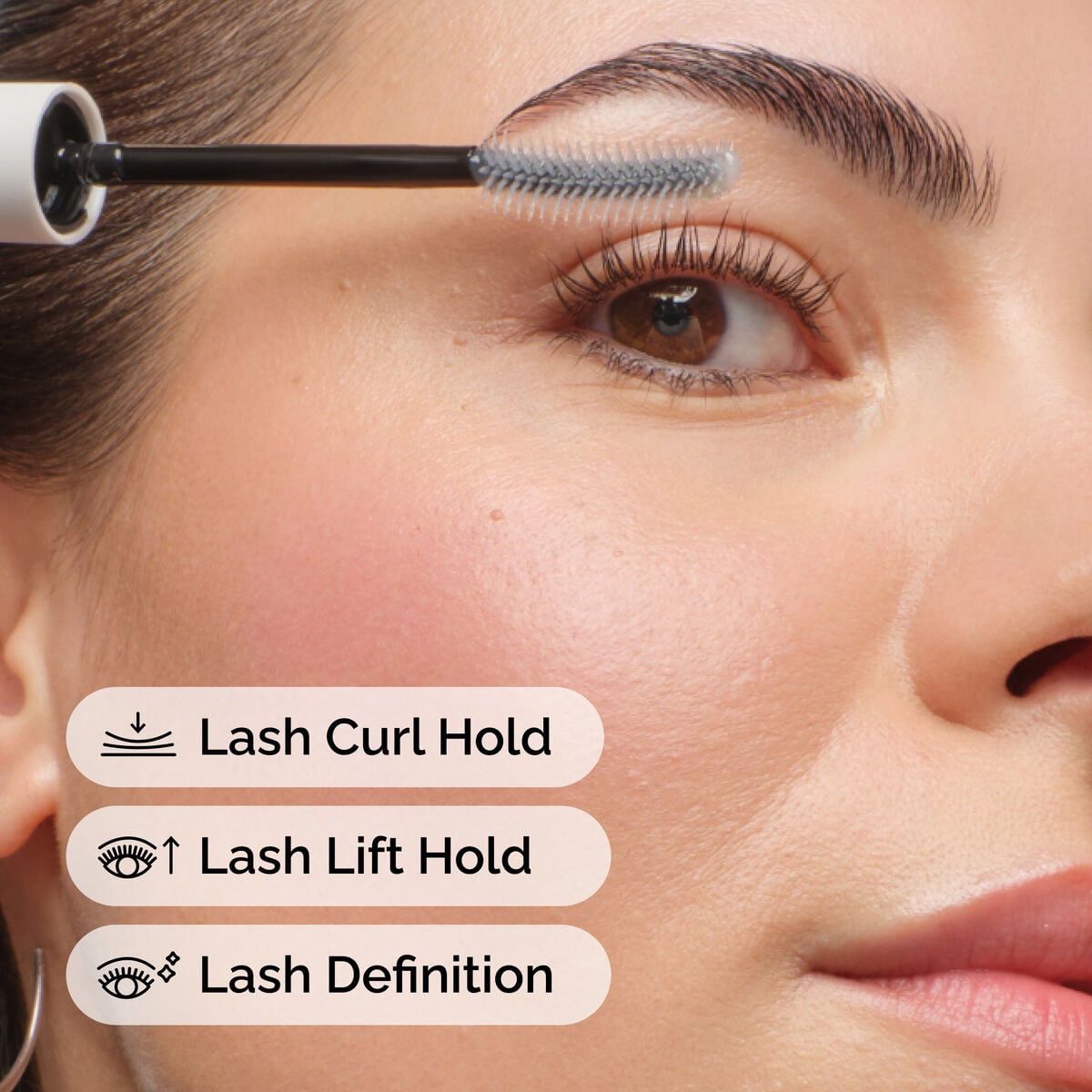 lash-curl-finisher-q4 ord-lash-curl-finisher-model-application-with-benefits.jpg